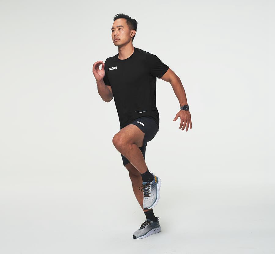 Hoka One One Mens Tops - Performance Short Sleeve - Black - VRIN69874